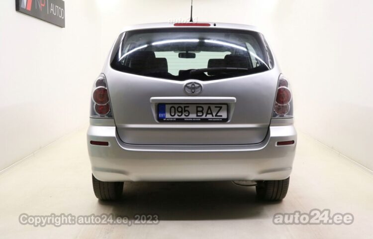 By used Toyota Corolla Verso Verso D-4D 2.0 85 kW  color  for Sale in Tallinn