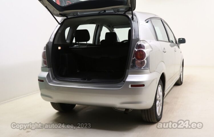 By used Toyota Corolla Verso Verso D-4D 2.0 85 kW  color  for Sale in Tallinn