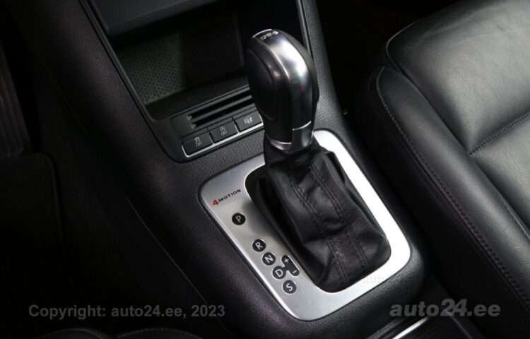 Osta kasutatud Volkswagen Tiguan 4Motion Sport & Style 2.0 130 kW  värv  Tallinnas