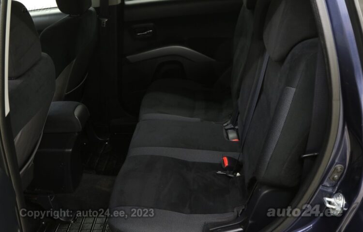 Osta kasutatud Mitsubishi Outlander 2.4 125 kW  värv  Tallinnas