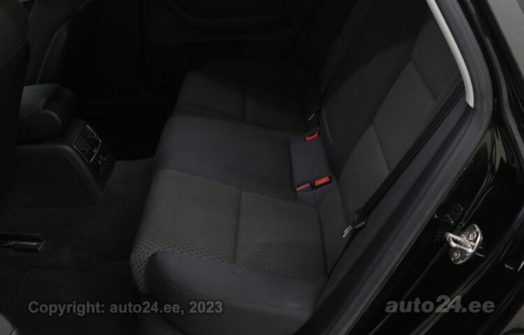 Купить б.у Audi A6 AVANT 2.4 130 kW  цвет  года в Таллине