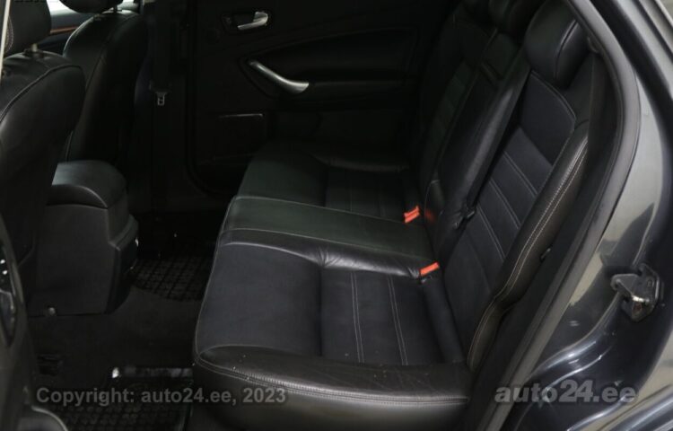 Osta kasutatud Ford Mondeo Ghia 1.8 92 kW  värv  Tallinnas