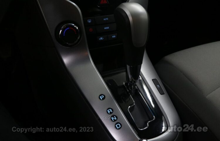 Osta kasutatud Chevrolet Cruze Comfort 1.8 104 kW  värv  Tallinnas