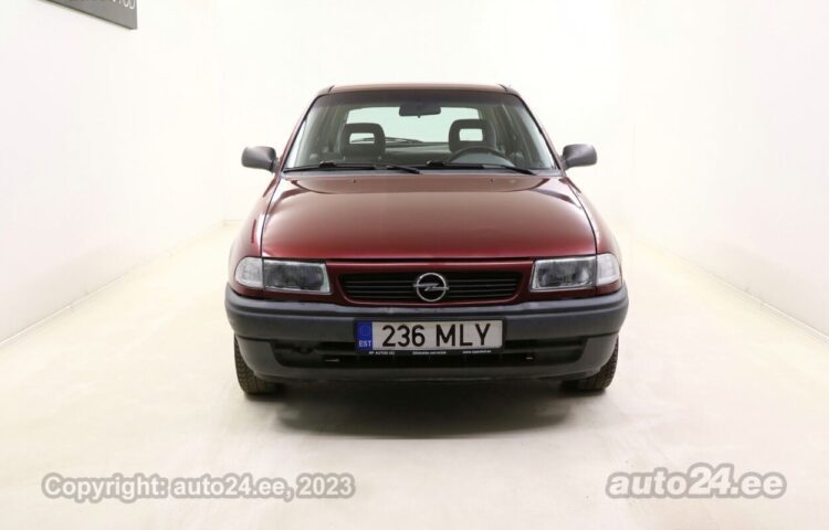 Купить б.у Opel Astra Young Timer 1.6 55 kW  цвет  года в Таллине