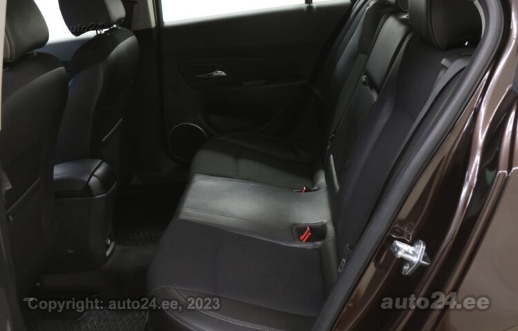 Osta käytetty Chevrolet Cruze Executive 1.8 104 kW  väri  Tallinnasta