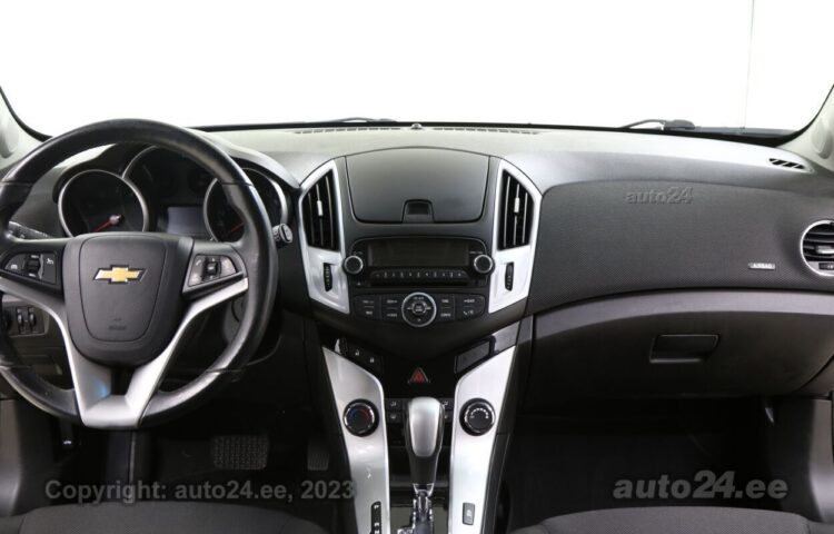 Osta käytetty Chevrolet Cruze Final Edition 1.8 104 kW  väri  Tallinnasta