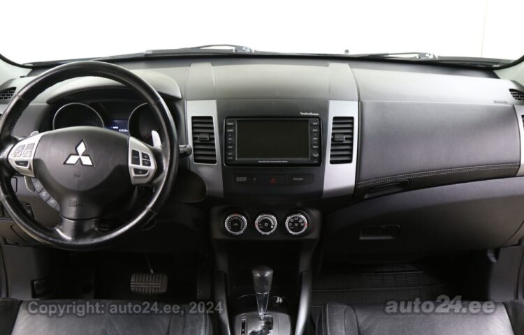 Osta kasutatud Mitsubishi Outlander 4WD 2.4 125 kW  värv  Tallinnas
