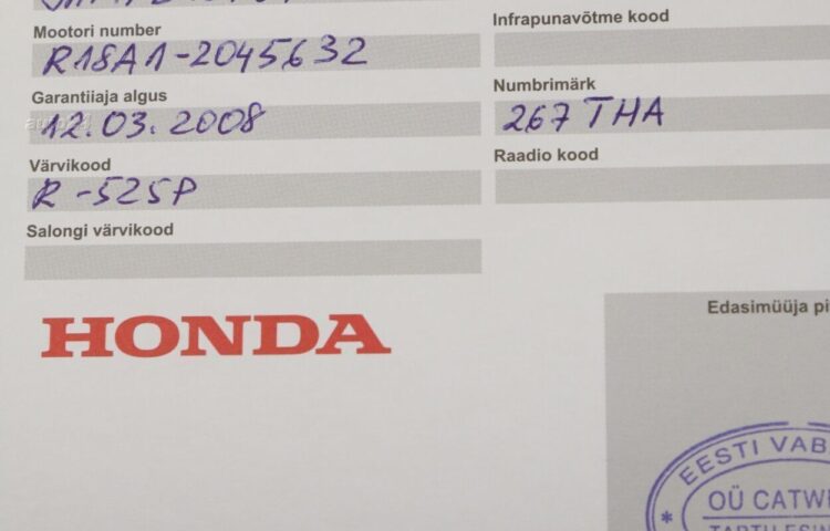 Купить б.у Honda Civic 1.8 103 kW  цвет  года в Таллине
