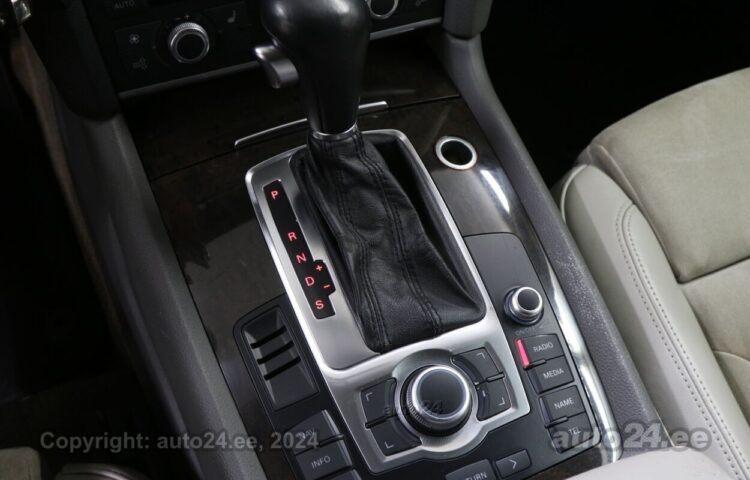 Купить б.у Audi Q7 V8 TDi Quattro 4.1 240 kW  цвет  года в Таллине