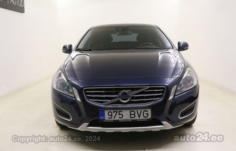By used Volvo V60 Momentum 2.0 120 kW  color  for Sale in Tallinn