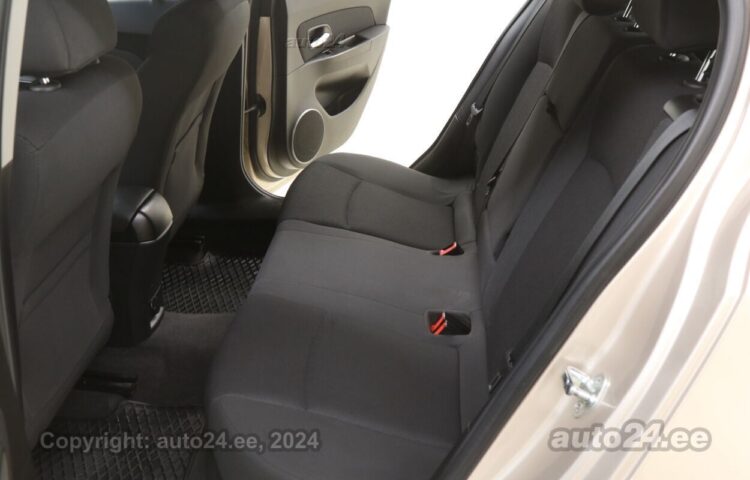 Osta käytetty Chevrolet Cruze Comfort 1.8 104 kW  väri  Tallinnasta