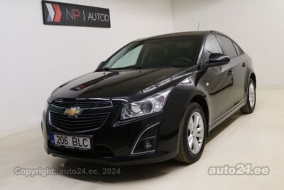 Купить б.у Chevrolet Cruze 1.8 104 kW 2014 цвет черный года в Таллине