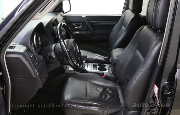 By used Mitsubishi Pajero Black Edition 3.2 125 kW  color  for Sale in Tallinn