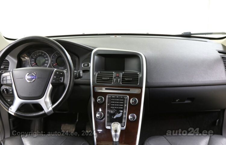 By used Volvo XC60 Summum 2.4 120 kW  color  for Sale in Tallinn