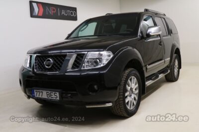 Купить б.у Nissan Pathfinder Executive 3.0 170 kW 2012 цвет черный года в Таллине