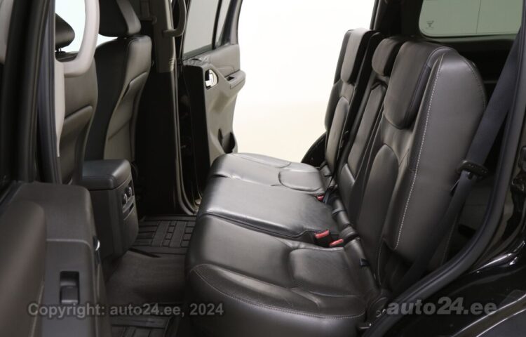 Купить б.у Nissan Pathfinder Executive 3.0 170 kW  цвет  года в Таллине