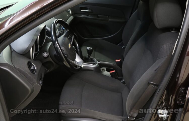 Купить б.у Chevrolet Cruze Comfort 1.6 91 kW  цвет  года в Таллине