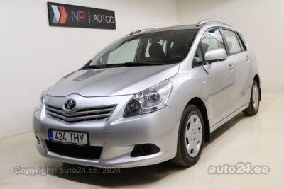 By used Toyota Verso Linea-Sol 1.6 97 kW 2011 color silver for Sale in Tallinn