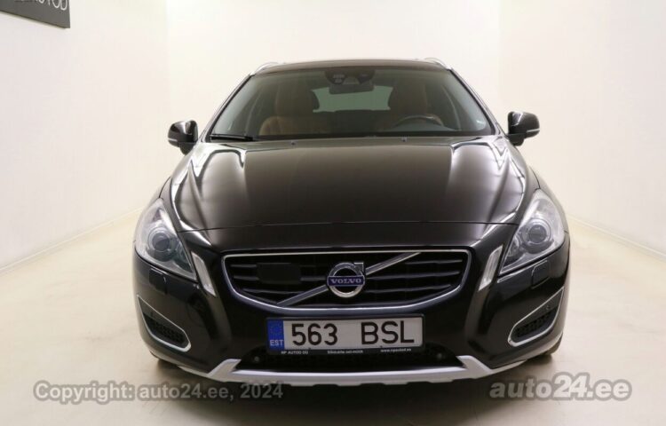 Osta käytetty Volvo V60 Summum 2.4 151 kW  väri  Tallinnasta