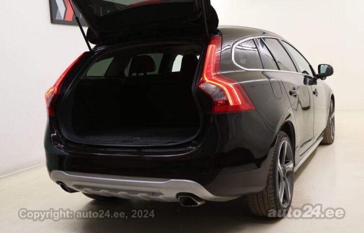 Osta käytetty Volvo V60 Summum 2.4 151 kW  väri  Tallinnasta