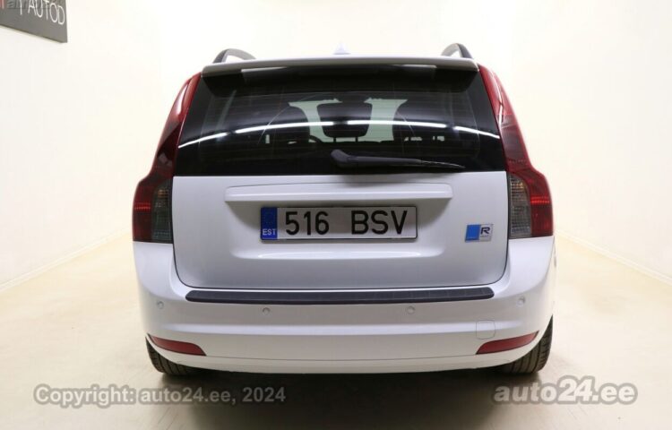 Osta käytetty Volvo V50 R-Design 2.0 100 kW  väri  Tallinnasta