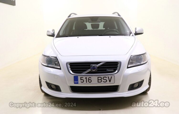 Osta käytetty Volvo V50 R-Design 2.0 100 kW  väri  Tallinnasta