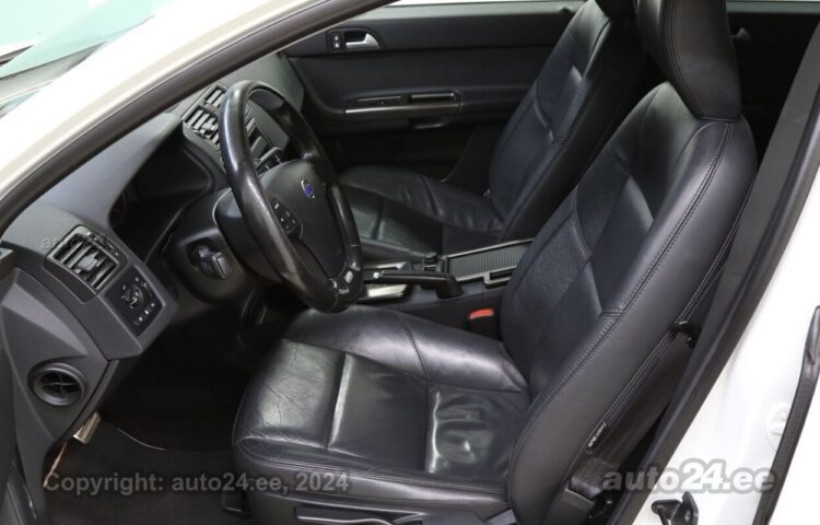 Osta käytetty Volvo V50 R-Design 2.0 100 kW  väri  Tallinnasta