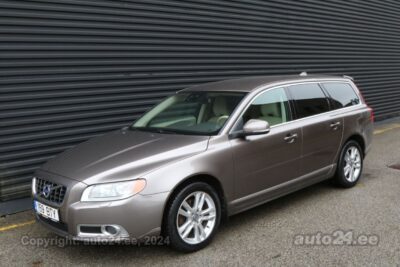 By used Volvo V70 Comfort 2.0 120 kW 2011 color gray for Sale in Tallinn