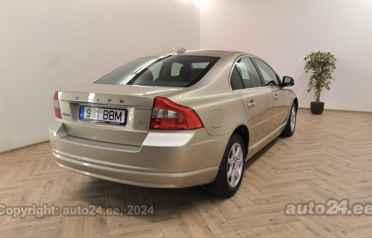 Купить б.у Volvo S80 Momentum 2.5 147 kW  цвет  года в Таллине