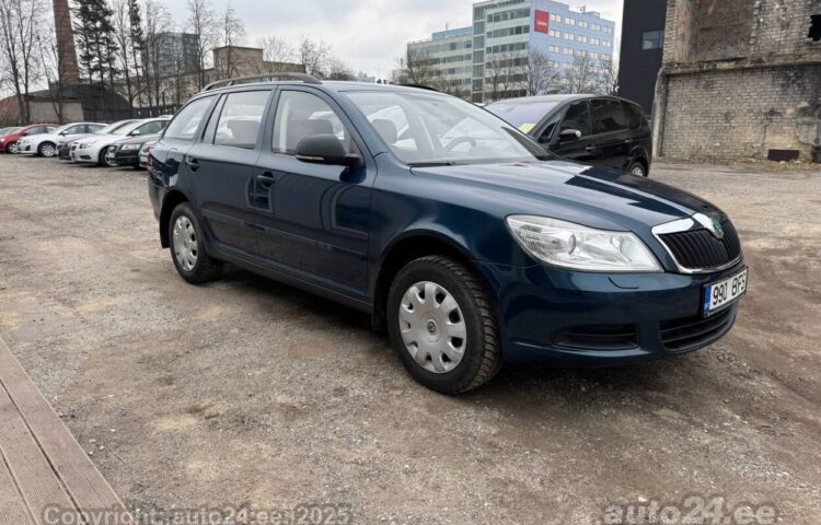 Osta käytetty Skoda Octavia Comfortline Facelift 1.2 77 kW  väri  Tallinnasta