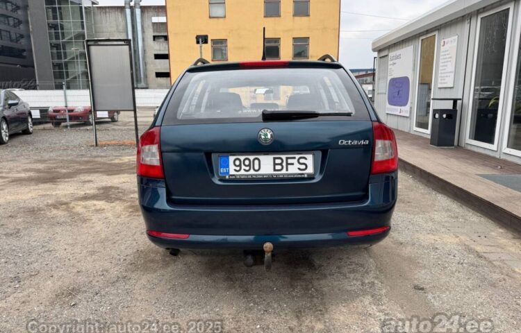 Osta käytetty Skoda Octavia Comfortline Facelift 1.2 77 kW  väri  Tallinnasta