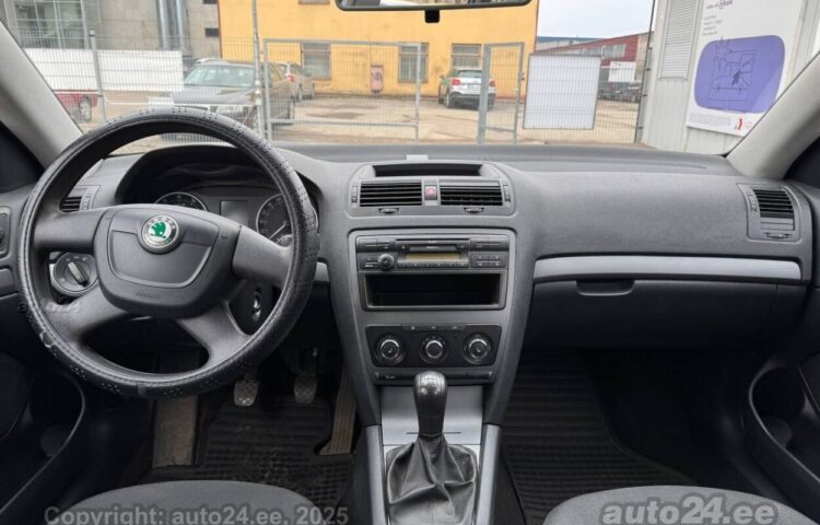 Osta käytetty Skoda Octavia Comfortline Facelift 1.2 77 kW  väri  Tallinnasta