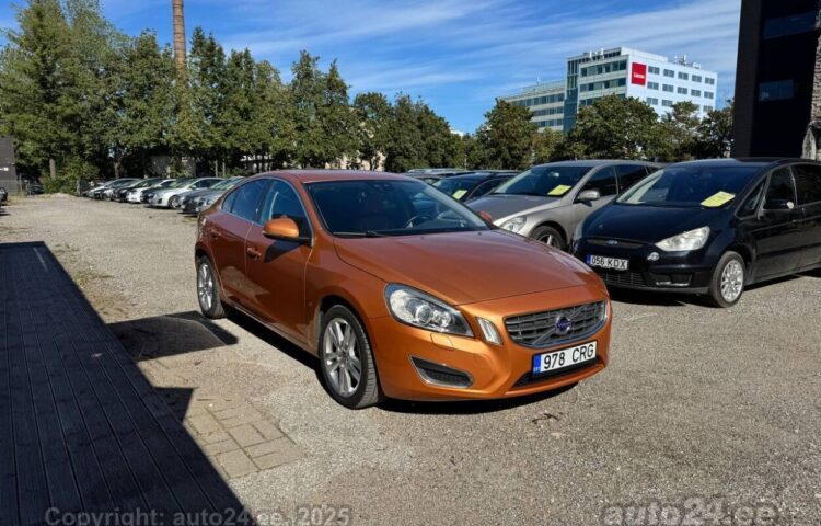 Osta käytetty Volvo S60 Individual 2.0 120 kW  väri  Tallinnasta