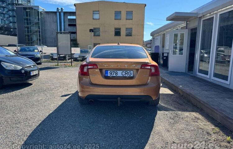 Osta käytetty Volvo S60 Individual 2.0 120 kW  väri  Tallinnasta