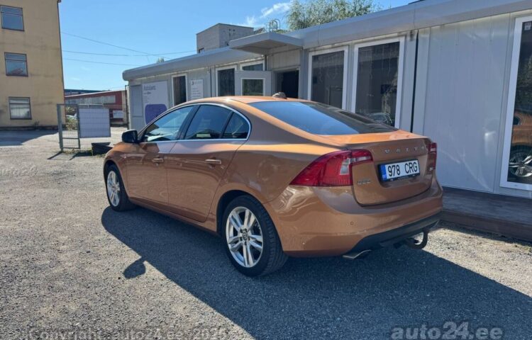 Osta käytetty Volvo S60 Individual 2.0 120 kW  väri  Tallinnasta