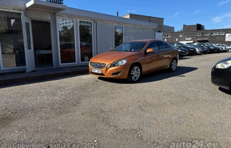 Osta käytetty Volvo S60 Individual 2.0 120 kW  väri  Tallinnasta