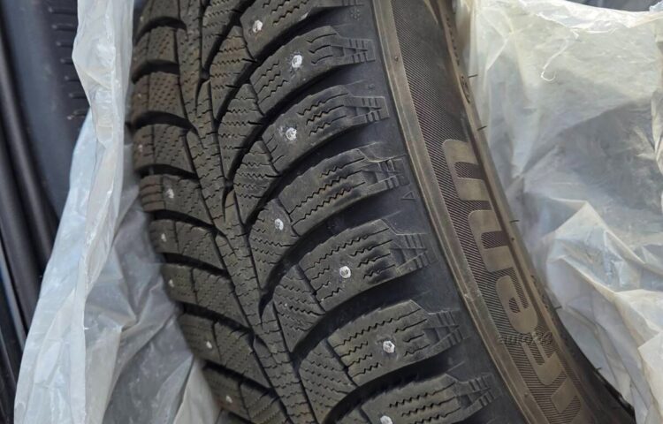 Купить б.у Toyota Auris ATM 1.4 66 kW  цвет  года в Таллине