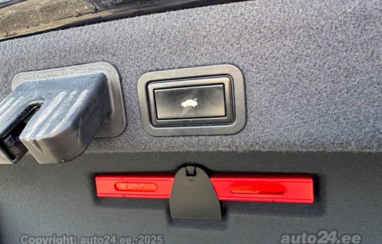 Купить б.у Audi A6 Quattro S-Line 3.0 180 kW  цвет  года в Таллине