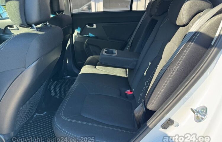 Osta käytetty Kia Sportage Deluxe edition 2.0 122 kW  väri  Tallinnasta