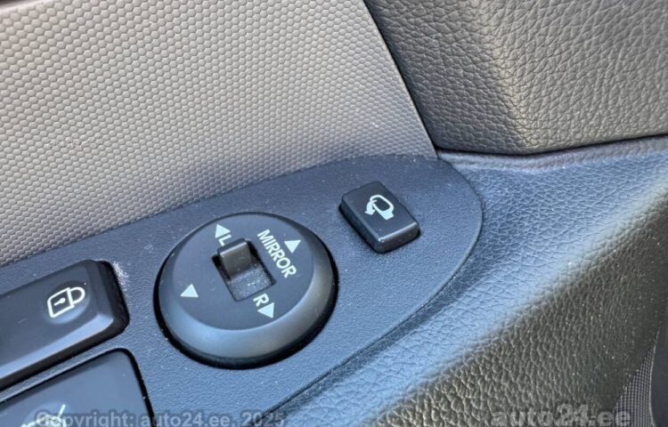 Osta käytetty Kia Sportage Deluxe edition 2.0 122 kW  väri  Tallinnasta