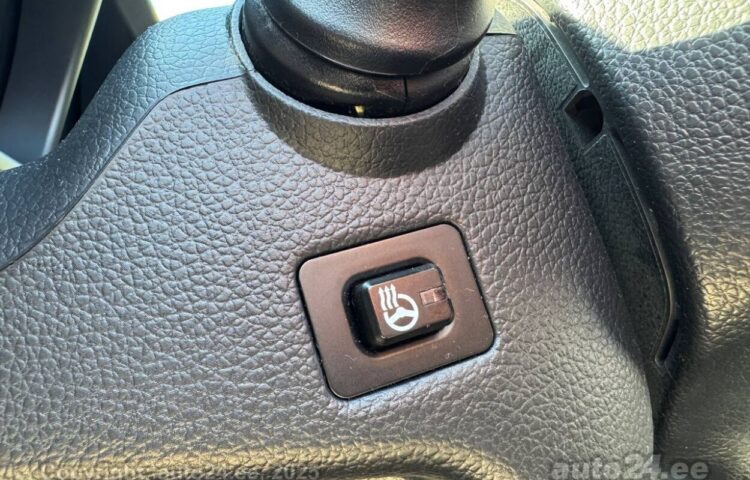 Osta käytetty Kia Sportage Deluxe edition 2.0 122 kW  väri  Tallinnasta