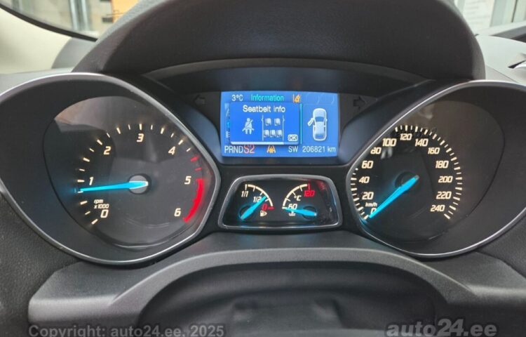 Osta kasutatud Ford Kuga Ghia 2.0 120 kW  värv  Tallinnas