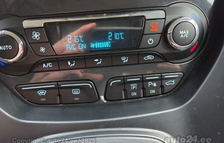 Osta kasutatud Ford Kuga Ghia 2.0 120 kW  värv  Tallinnas