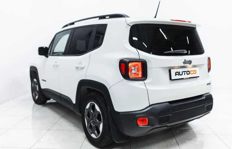 Osta kasutatud Jeep Renegade 2017 värv valge Tallinnas