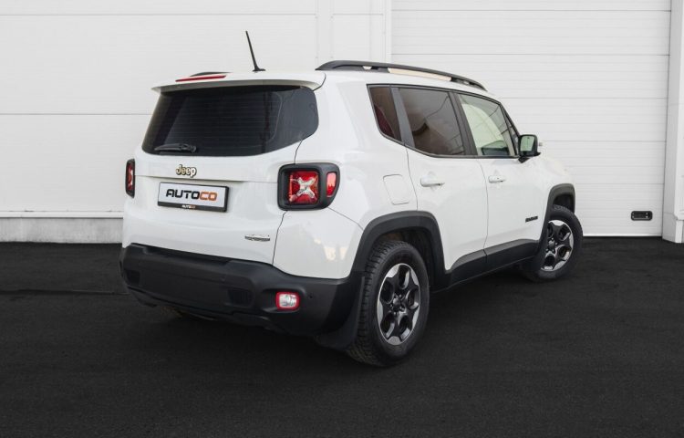 Osta kasutatud Jeep Renegade 2017 värv valge Tallinnas