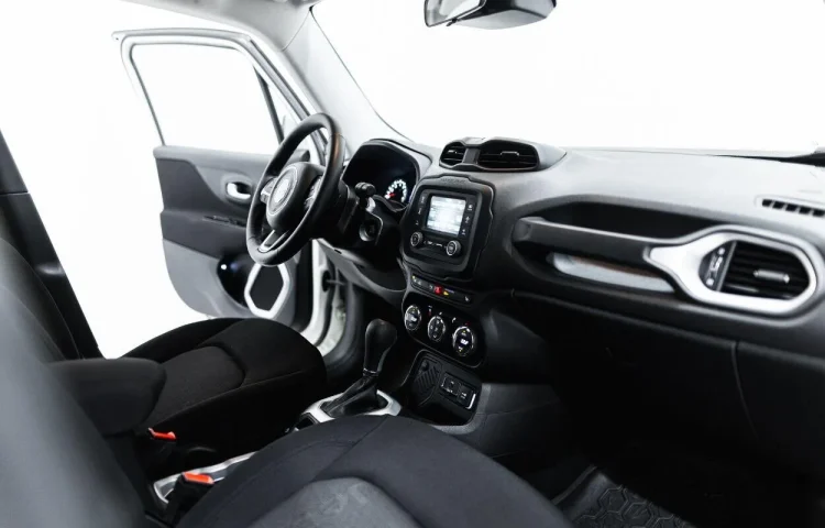 Osta kasutatud Jeep Renegade 2017 värv valge Tallinnas