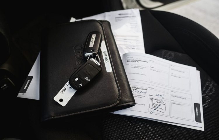 Osta kasutatud Jeep Renegade 2017 värv valge Tallinnas
