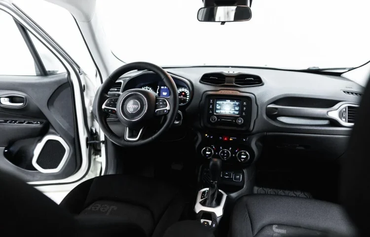 Osta kasutatud Jeep Renegade 2017 värv valge Tallinnas