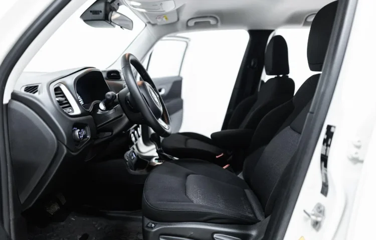 Osta kasutatud Jeep Renegade 2017 värv valge Tallinnas