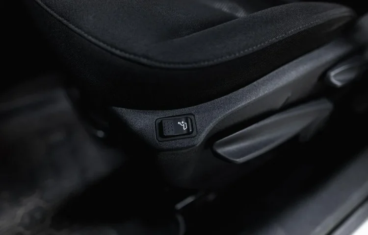 Osta kasutatud Jeep Renegade 2017 värv valge Tallinnas